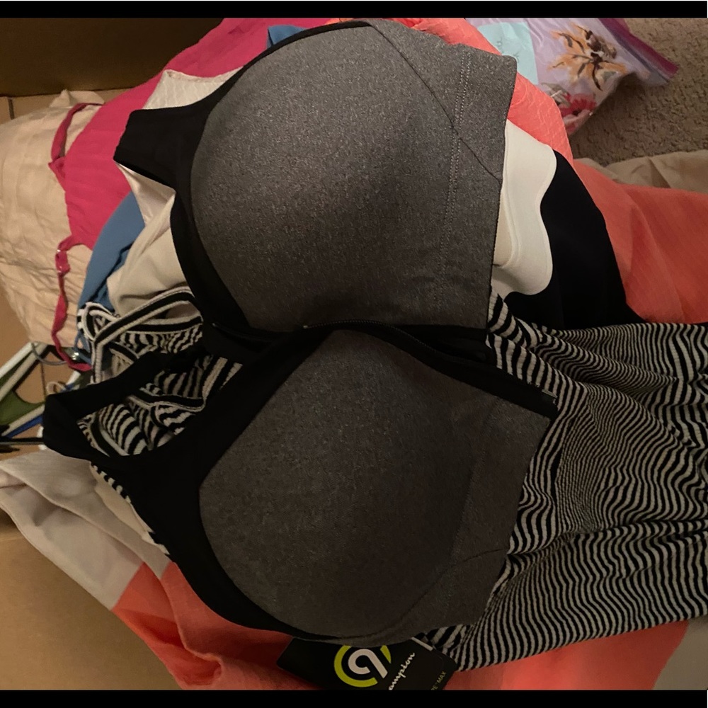 Champion sports bra 36D great support NWT